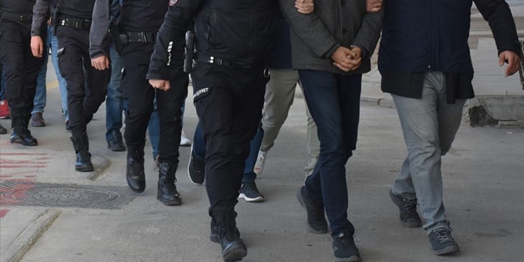 Laleli'de 1 milyar 300 milyon liralık vurgun! 33 şüpheli tutuklandı