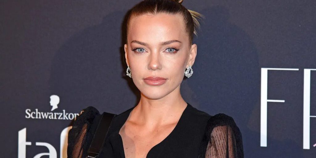 Laura Maria Rypa Trova Conforto nella Natura dopo la Separazione da Pietro Lombardi