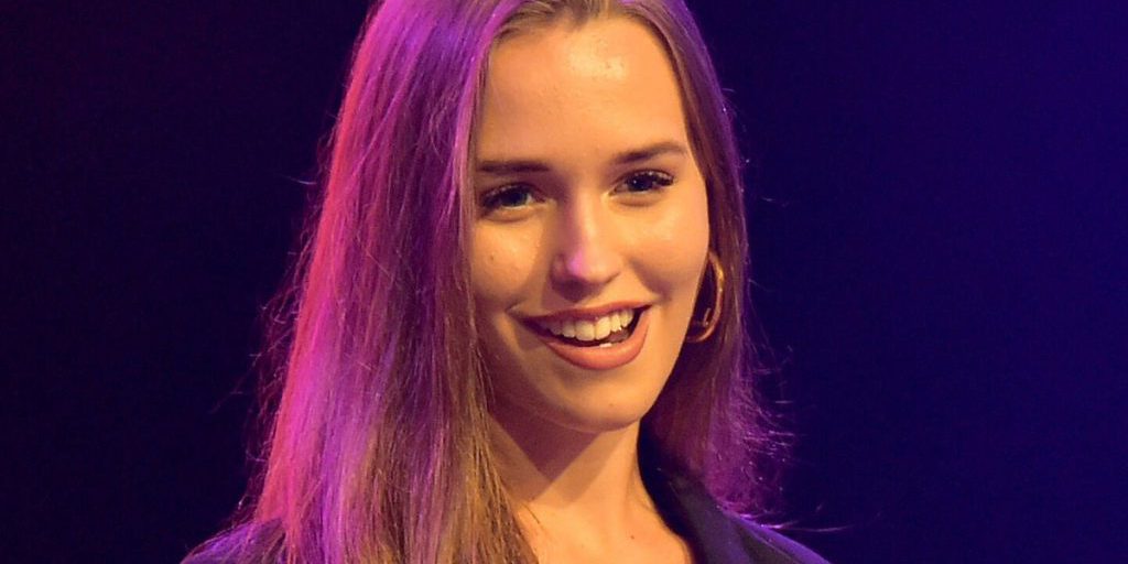 Laura Müller si prepara per un intervento di aumento mammario: i fan potranno assistere