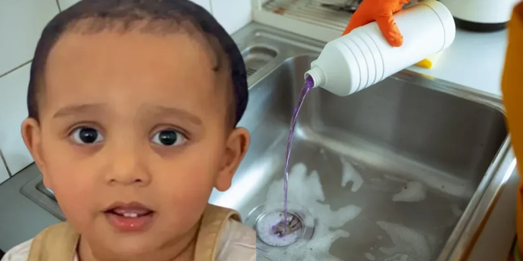 Bambino di 13 mesi a Birmingham ingoia acido da lavaggio tubi: 2 mesi in terapia intensiva e ricerca di intervento in Germania o Turchia