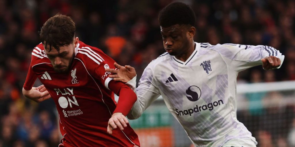 Liverpool'un kâbusu sürdü, Manchester United 10 yıl sonra bir ilki başardı