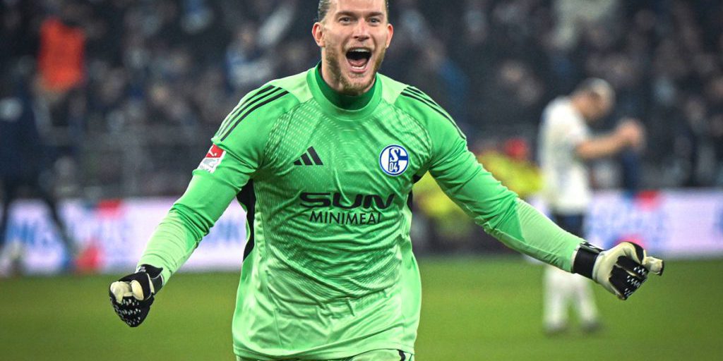 Loris Karius, felice al Schalke 04, annuncia importanti notizie.