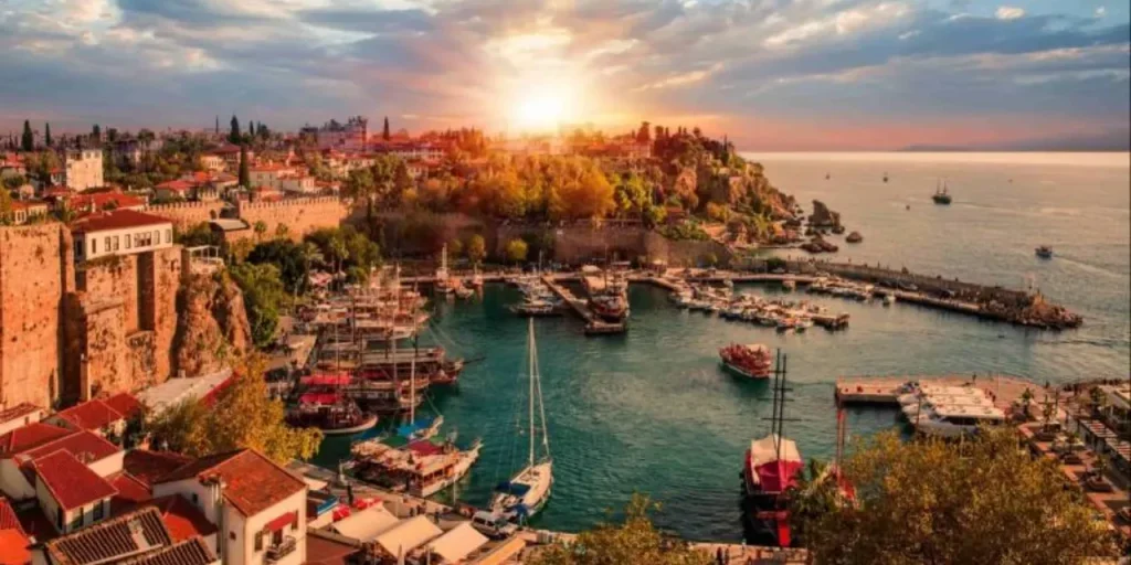 Antalya è tra le prime cinque città più visitate al mondo nel 2025