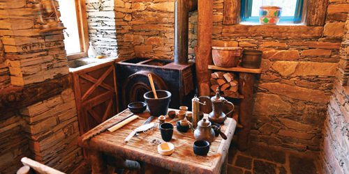 كوخ العسل في رجال ألمع.. وجهة بين التراث والسياحة العالمية