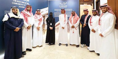 Formazione pratica per studenti di turismo: il Collegio Tecnico di Al-'Ula visita il resort Rudo Al-Rumada a Yanbu'