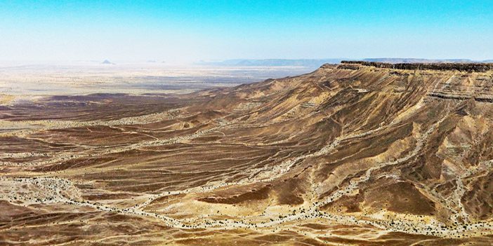 La Regione di "عالية نجد": Un Tesoro di Storia e Natura nel Cuore della Penisola Arabica