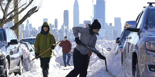 Tempesta invernale negli Stati Uniti: oltre 8.000 voli annullati e 140 milioni di persone a rischio di interruzioni di corrente