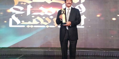 Khaled Al‑Malak vince il premio all'editore capo al Forum dell'Eccellenza e Creatività Araba