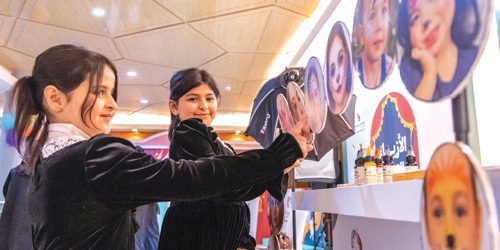 Festival di teatro per bambini apre a Qassim con il patrocinio del Principe Faisal bin Mishaal bin Saud