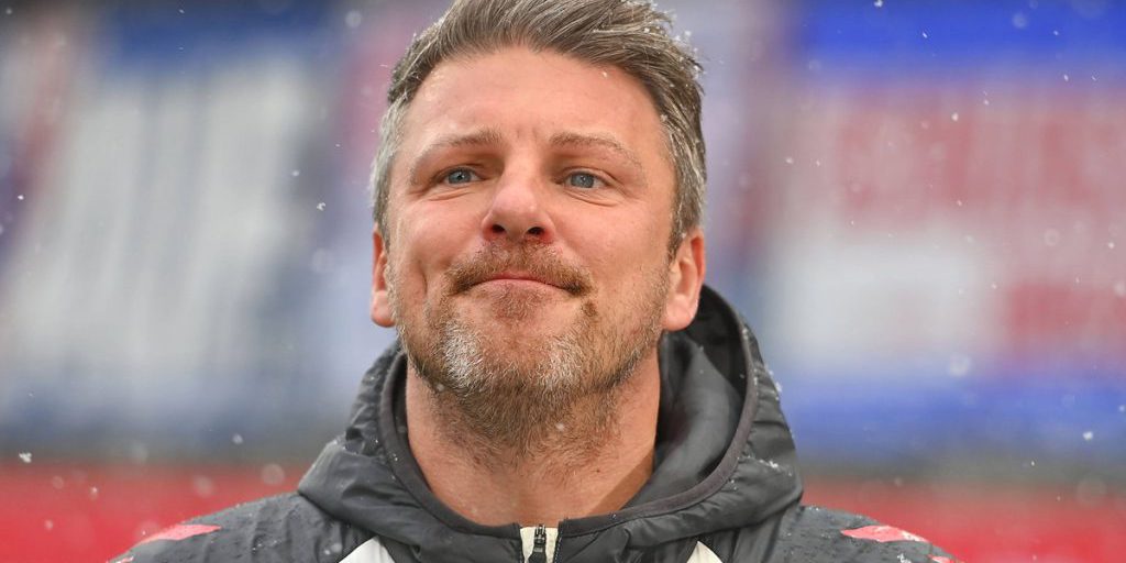 Tifosi del 1. FC Köln chiedono l’esclusione di Lukas Kwasniok per il calo delle prestazioni della squadra