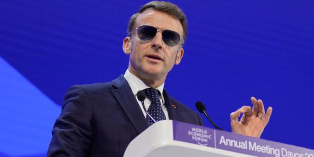 Macron a Davos: respinge la minaccia doganale di Trump e sostiene pienamente il Groenlandia