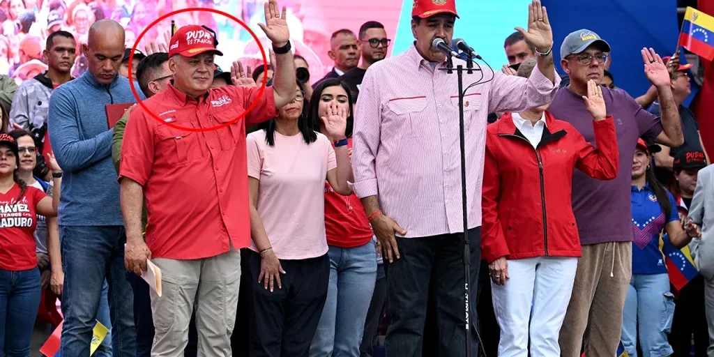 Maduro promette lealtà ai cittadini venezuelani; scritte sul cappello di Cabello osservate