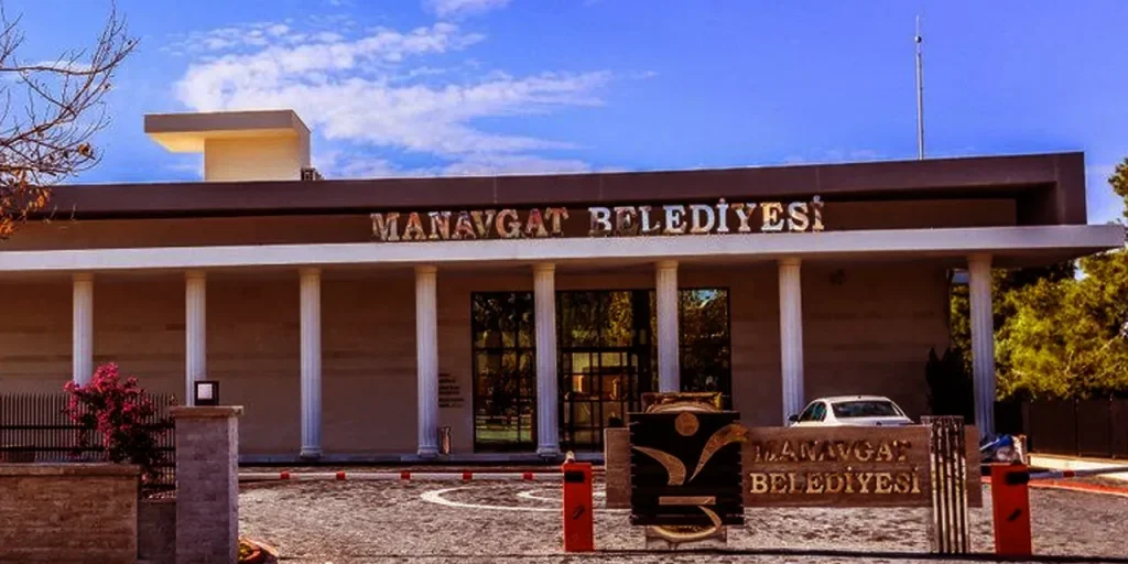 Manavgat: 19 arresti per presunta corruzione nelle gare d'appalto