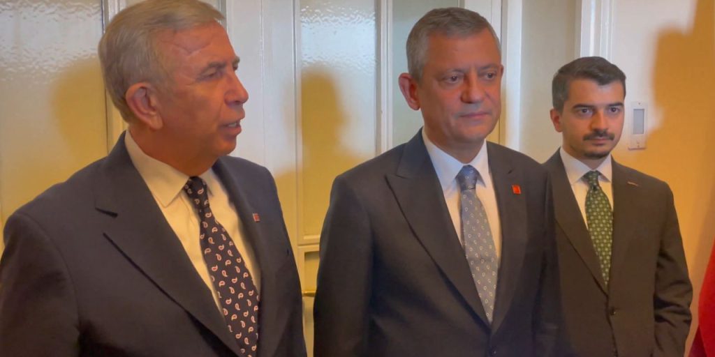 Mansur Yavaş'tan, Özgür Özel'e sürpriz ziyaret! Gündemlerinde konser soruşturması var