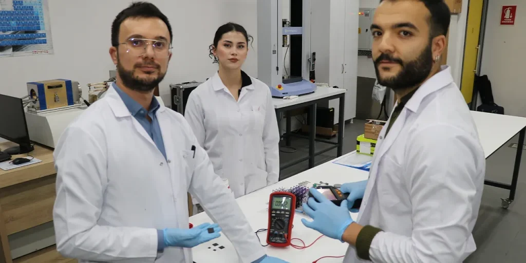 Università di Sivas dimostra che il calore corporeo può produrre energia elettrica