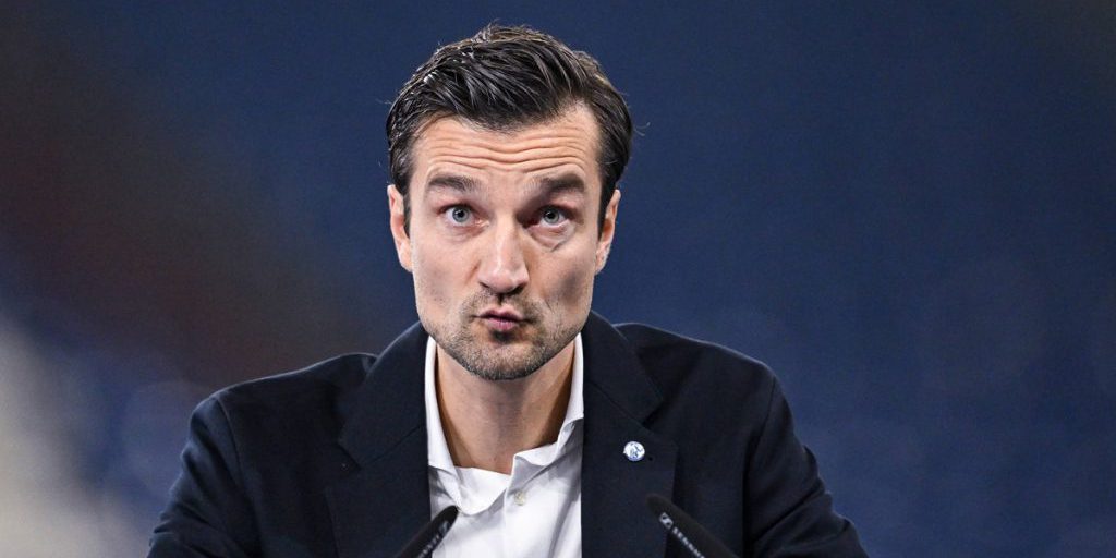 Schalke comunica una notizia difficile ai tifosi, ma promette cambiamenti imminenti