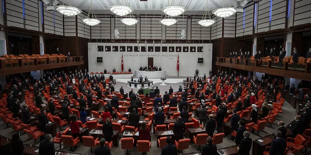 Parlamento turco: 14 giorni di lavoro continuo per il bilancio