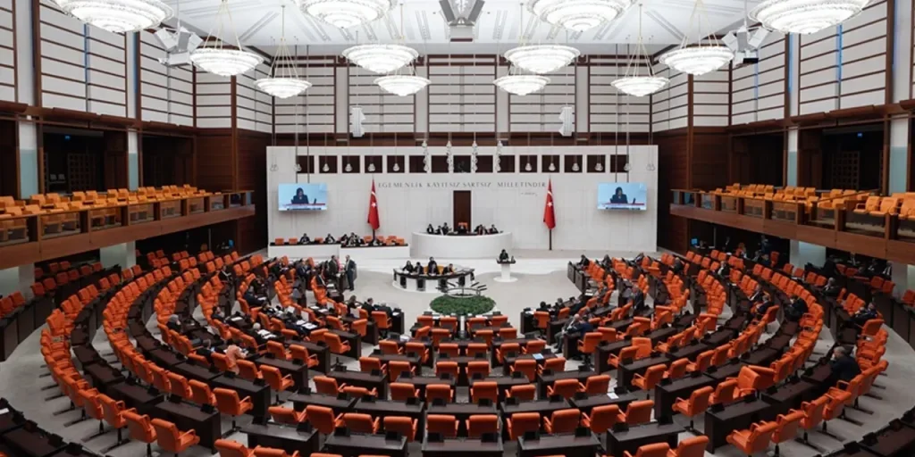 Il Parlamento turco terminerà la discussione sul bilancio il 21 dicembre e si concentrerà sul pacchetto giudiziario 11