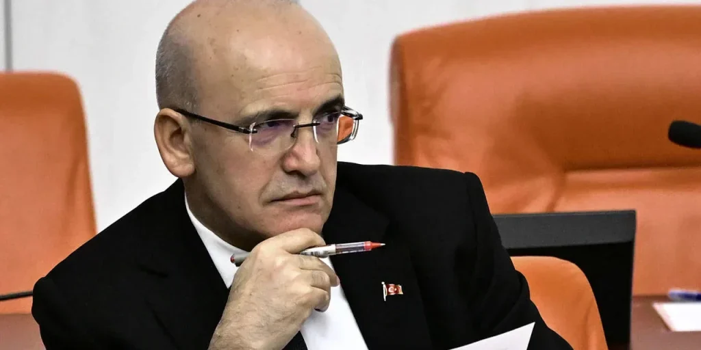 Mehmet Şimşek introduce nuove misure per combattere l'economia informale