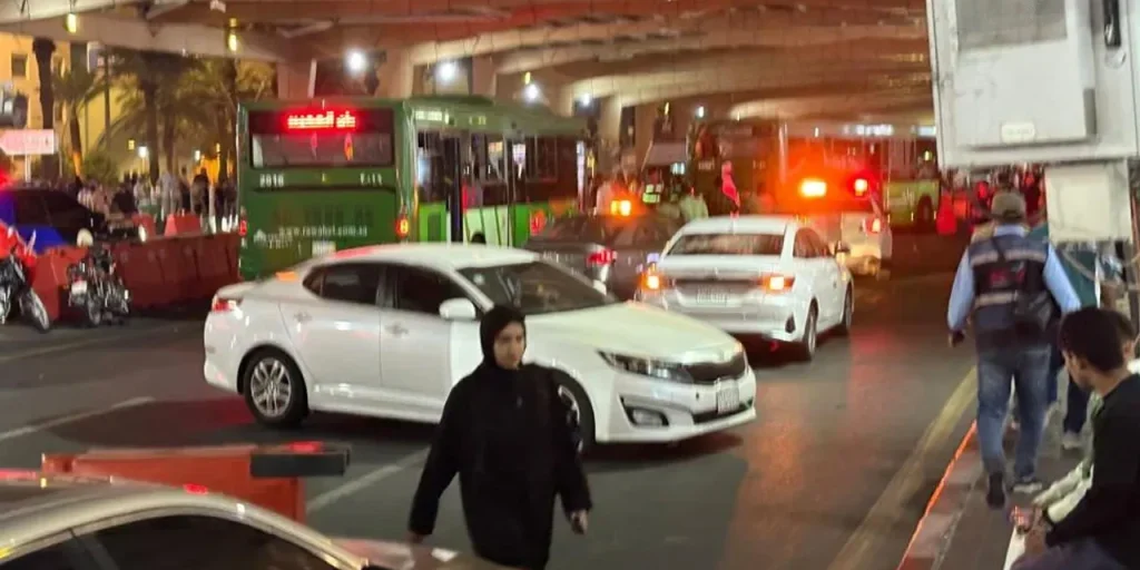 Incidente a Mecca: autobus colpisce carovana turca, una morte e due feriti