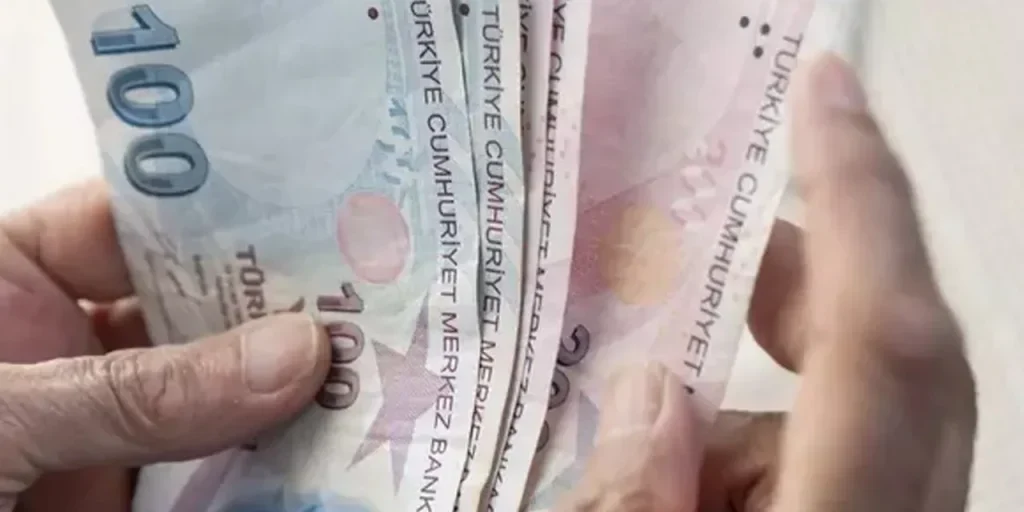 Aumento salariale per dipendenti pubblici e pensionati previsto per il 5 gennaio in base all’inflazione