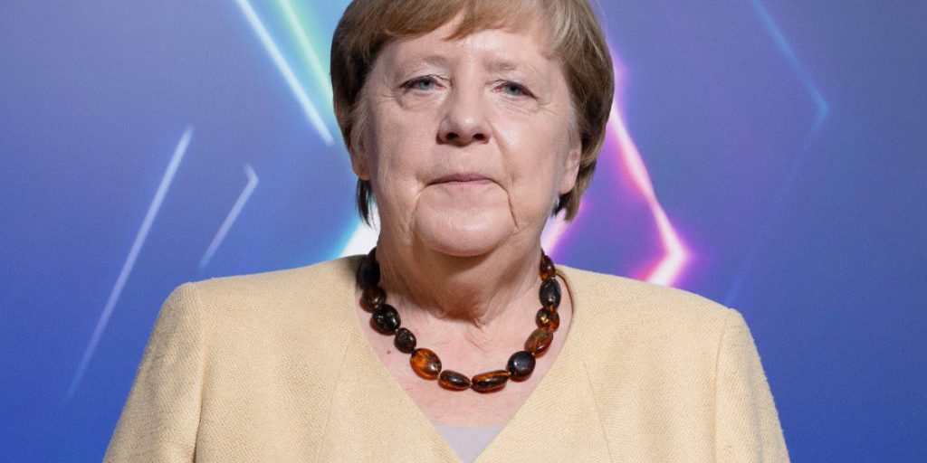 Merkels Verhalten ist „merkwürdig“ – CDU-Insider versteht Altkanzlerin nicht mehr