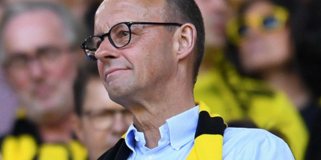 Il Cancelliere Merz Riceve un Regalo Speciale per il suo 70esimo Compleanno