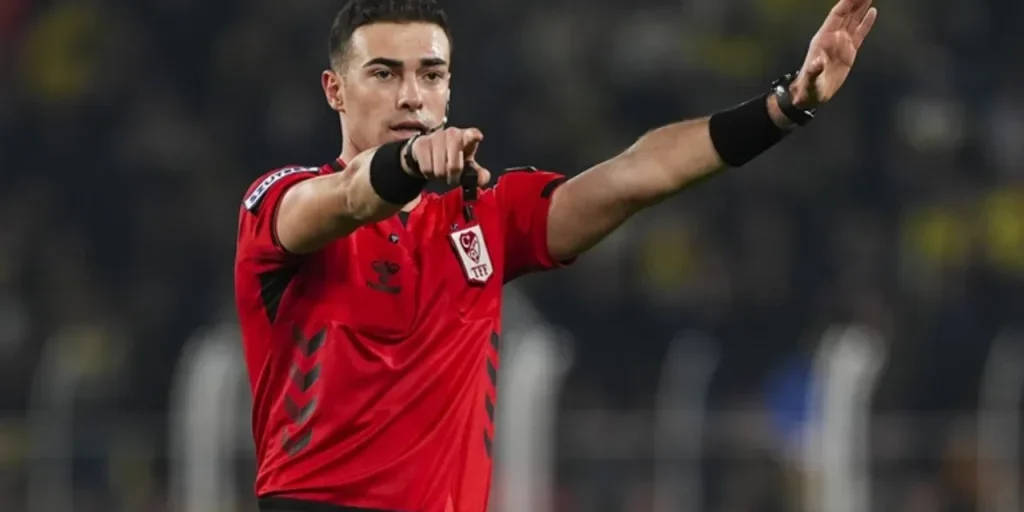 TFF annuncia l'arbitro per il derby Fenerbahçe-Beşiktaş nella Coppa Turca