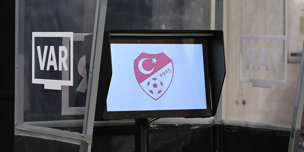 Designazione dei VAR per Galatasaray-Trabzonspor: la MHK annuncia i nomi degli arbitri per l'incontro chiave della Süper Lig