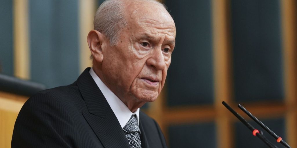 Il Leader del Partito del Movimento Nazionalista Turco Chiede l'Annessione della Repubblica Turca di Cipro Nord alla Turchia