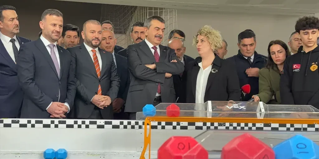 Tekin: Öğretmenlerle istişare edip karar alıyoruz