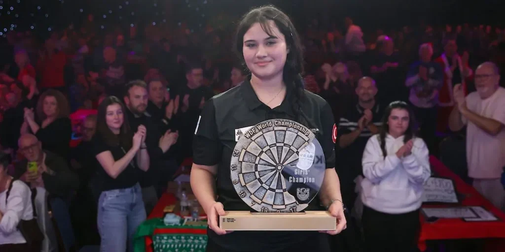 Zehra Gemi conquista l'oro al Campionato mondiale di dardistica femminile WDF in Inghilterra