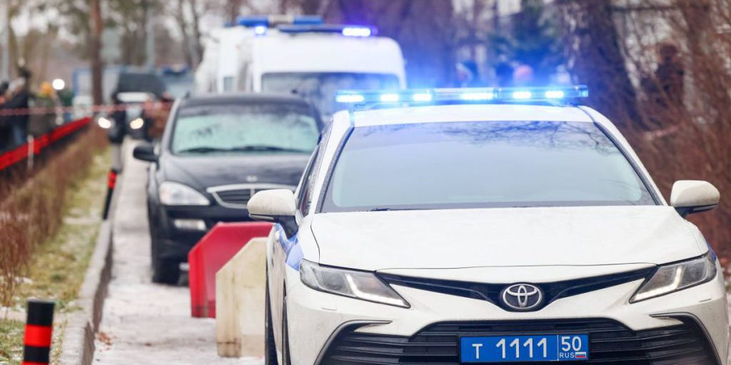 Generale russo ucciso da bomba in auto a Mosca