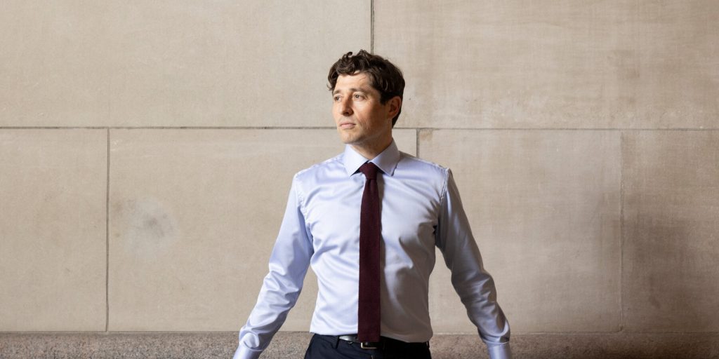 La vittoria di Jacob Frey a Minneapolis: un risultato significativo per le politiche socialiste democratiche negli Stati Uniti