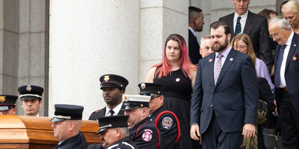 Figli di vittima chiedono a Trump di rimuovere post su teoria del complotto sull’assassinio di deputato del Minnesota