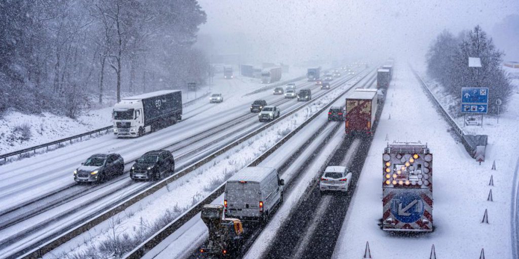 Inverno in Germania: Merz annulla appuntamenti e consigli per gli automobilisti