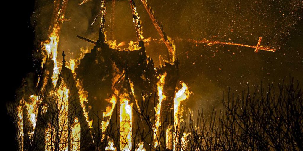 Incendio di Capodanno alla Vondelkerk di Amsterdam: la comunità avvia progetti di ricostruzione