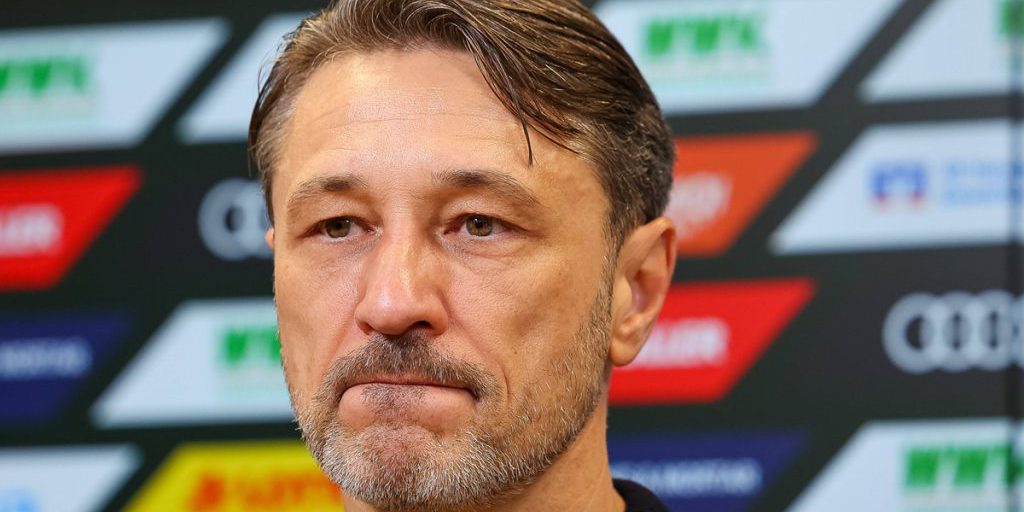 Il Borussia Dortmund Affronta una Nuova Sfida: Analisi della Situazione e Possibili Conseguenze per la Squadra di Niko Kovac 

Introduzione
I recenti eventi hanno lasciato Niko Kovac e il suo team in uno stato di totale incredulità. Il Borussia Dortmund è nuovamente vittima di una situazione difficile.

Approfondimento
La situazione attuale sembra essere particolarmente dura per il Borussia Dortmund, che si trova a dover affrontare nuovamente una serie di sfide. Niko Kovac e il suo team sono visibilmente scossi dagli eventi recenti.

Possibili Conseguenze
Le conseguenze di questi eventi potrebbero essere significative per il Borussia Dortmund, sia a livello sportivo che a livello emotivo. La squadra dovrà trovare il modo di superare queste difficoltà e tornare a giocare con la consueta determinazione.

Opinione
È difficile non provare una certa solidarietà per il Borussia Dortmund e il suo team, che si trovano a dover affrontare una situazione così difficile. Tuttavia, è importante ricordare che la vita sportiva è piena di alti e bassi, e che la squadra dovrà trovare il modo di reagire a queste sfide.

Analisi Critica dei Fatti
Un'analisi più approfondita della situazione rivela che il Borussia Dortmund si trova a dover affrontare una serie di problemi, sia interni che esterni. La squadra dovrà lavorare duramente per superare queste difficoltà e tornare a essere competitiva.

Relazioni con altri fatti
La situazione del Borussia Dortmund non è isolata, ma fa parte di un più ampio contesto sportivo. La squadra dovrà tenere conto di questi fattori esterni per trovare il modo di superare le sue difficoltà.

Contesto storico
Il Borussia Dortmund ha una lunga storia di successi e di difficoltà. La squadra ha sempre trovato il modo di superare le sfide e tornare a essere competitiva, e ci si aspetta che faccia lo stesso in questa situazione.

Fonti
La fonte di questo articolo è Bild.de. Per ulteriori informazioni, si prega di visitare il sito web ufficiale del Borussia Dortmund o di consultare altre fonti attendibili.