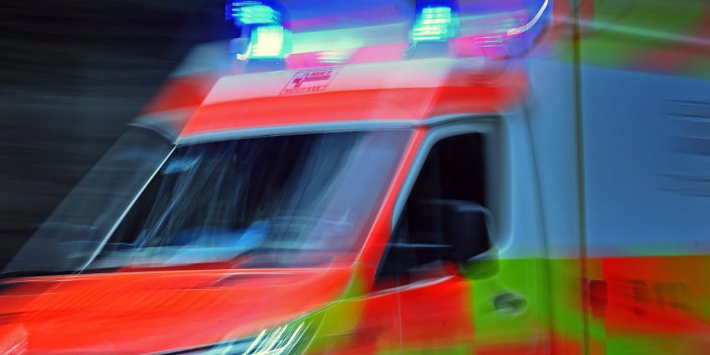 Tragedia a una festa in Renania Settentrionale-Vestfalia: la disperata ricerca di risposte per il giovane Nils