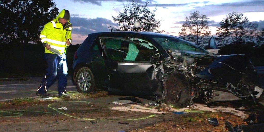 Zwei Tote bei fürchterlichem Frontal-Unfall in NRW – Frau und Kind schwer verletzt