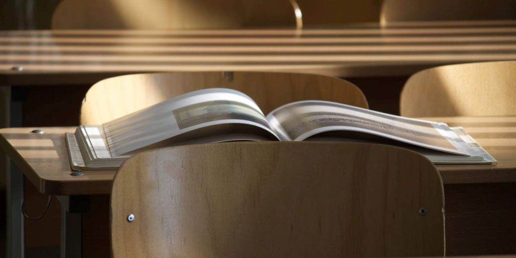 Polizia interviene a scuola di Lotte dopo segnalazione di uomini mascherati con armi