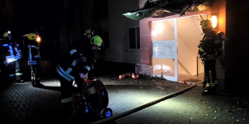 Oberhausenerin verschläft Rauchmelder-Alarm! Nachbar wird zum Helden