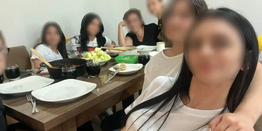 Docente di Izmir arrestata per aver portato sei studentesse a casa propria durante l'orario scolastico per lavori di pulizia