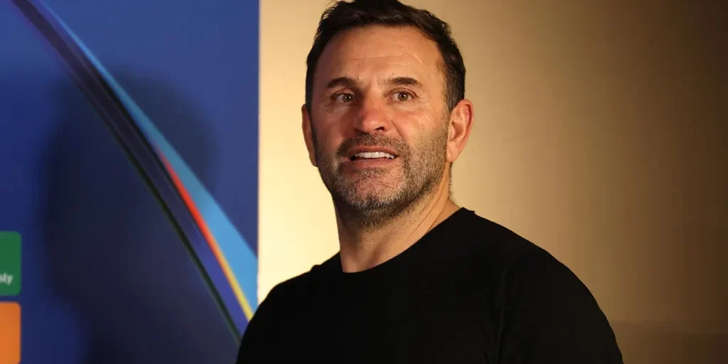 Galatasaray si prepara all'Anfield: Buruk parla di infortuni e scelta della squadra contro il Manchester City