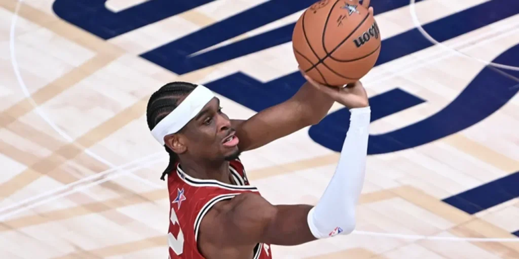 Oklahoma City Thunder vince 14ª partita consecutiva contro Dallas Mavericks