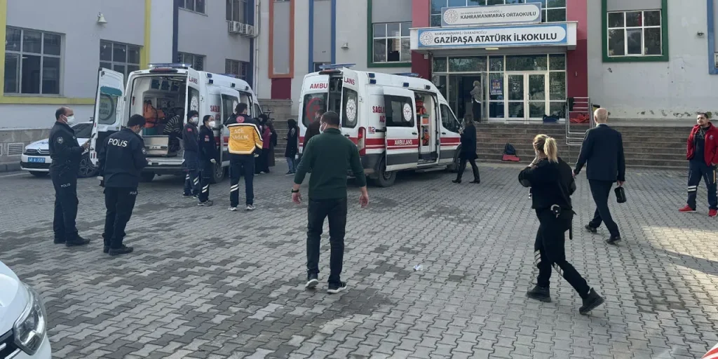 Odore inaspettato in scuola di Kahramanmaraş porta 17 studenti in ospedale, ma nessuna traccia di sostanze tossiche