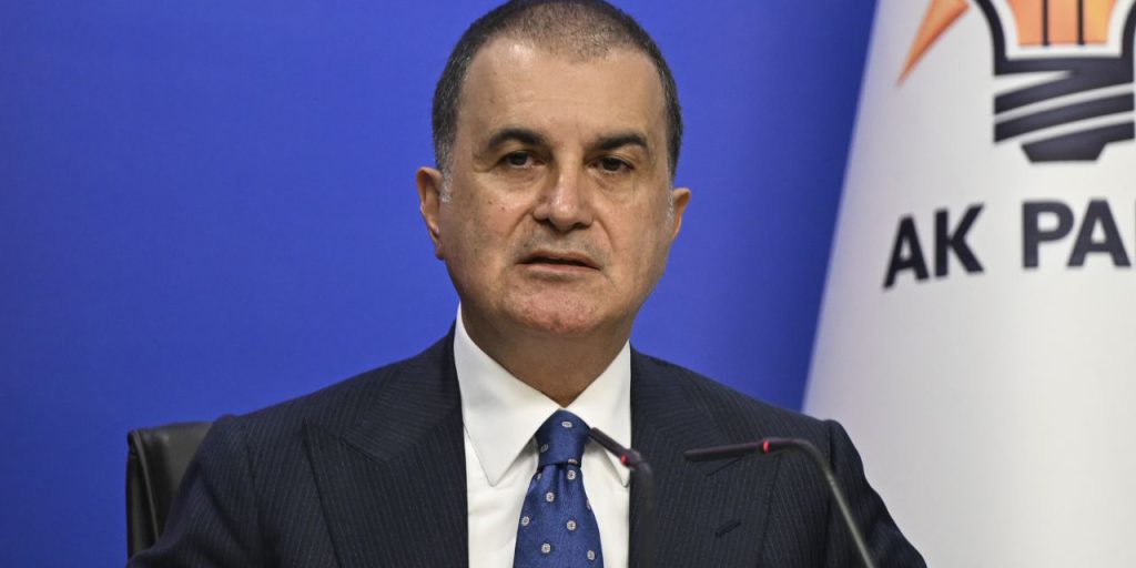 Turchia senza Terrorismo: Ömer Çelik Sottolinea l'Importanza della Coesione e della Determinazione nel Lasciare le Armi