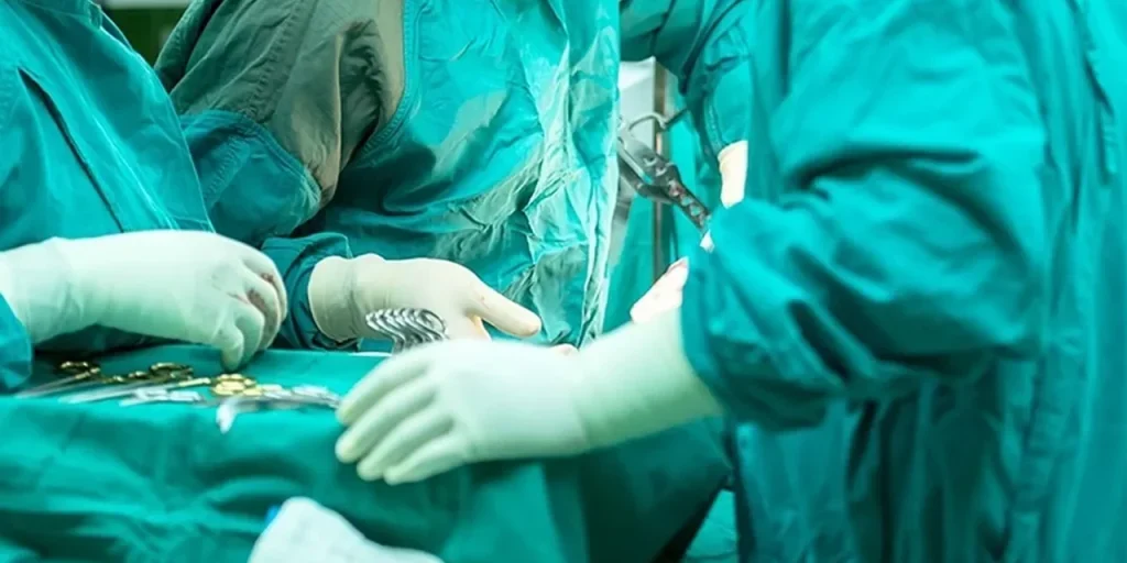 Tragedia negli Stati Uniti: paziente decede dopo infezione da rabbia trasmessa da rene trapiantato