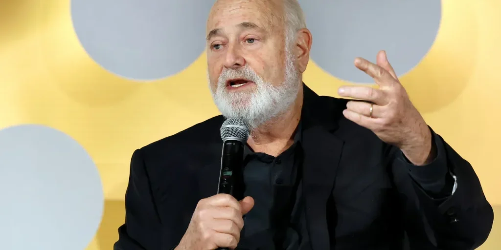 Regista di fama mondiale e sua moglie uccisi con coltello a Los Angeles