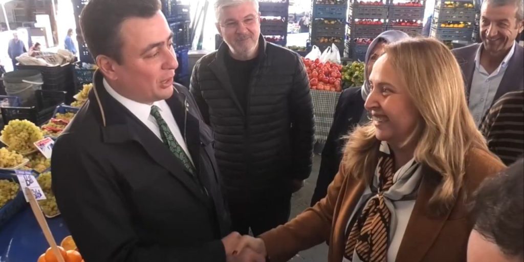 Incontro al Mercato tra Due Deputati: Una Risposta Inaspettata ai Prezzi Alti in Turchia